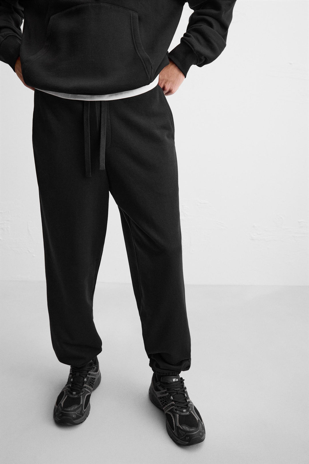 Black Basic Track Pant – Everyday Streetwear